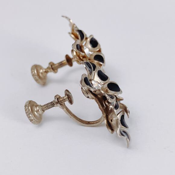 Vintage 1950s Black Enamel and Rhinestone Floral Cluster Screw Back Earrings - Picture 6 of 10